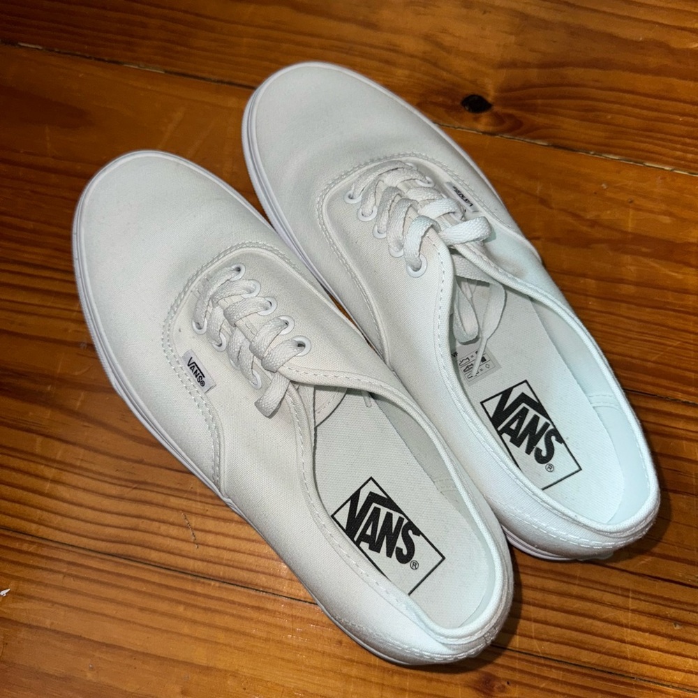 Vans White Canvas Sneakers with Waffle Sole NWOT - MEN US 9